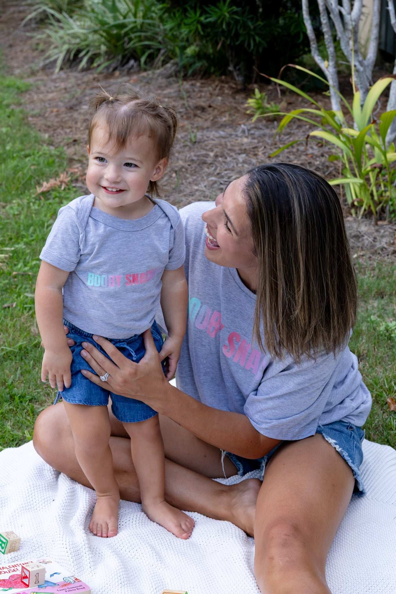 Booby Snack Tee Milk Drunk Club